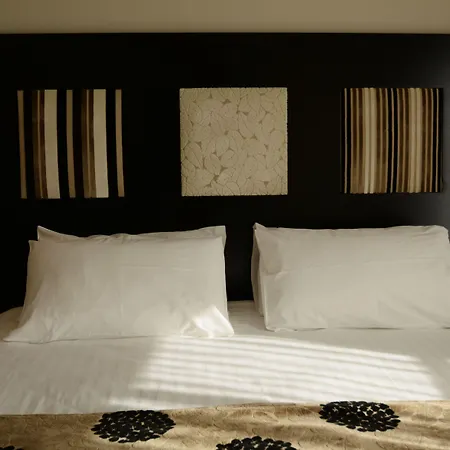 巴普迪斯丁酒店 3* 勒拉旺杜