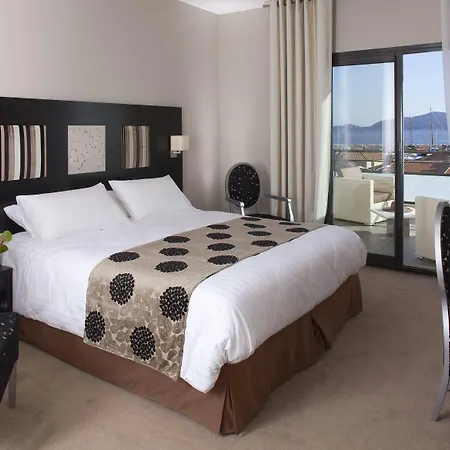 巴普迪斯丁酒店 3* 勒拉旺杜