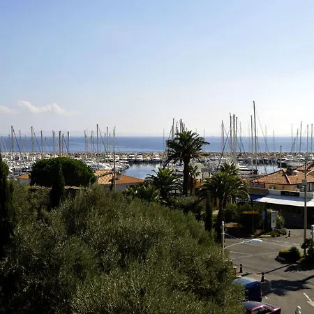 巴普迪斯丁酒店