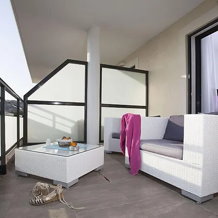 Baptistin Отель Ле-Лаванду